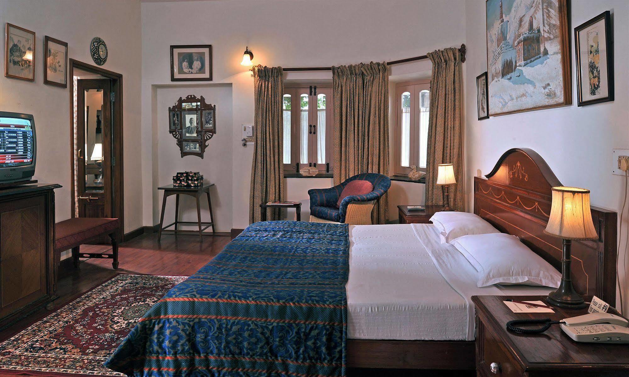 Welcomheritage Connaught House Mount Abu Exterior foto